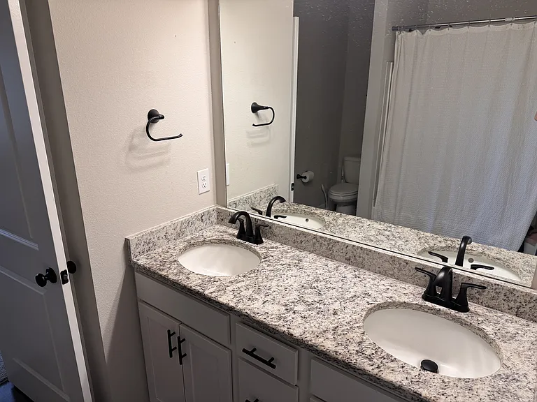 11609 Water View Ave — Photo 6