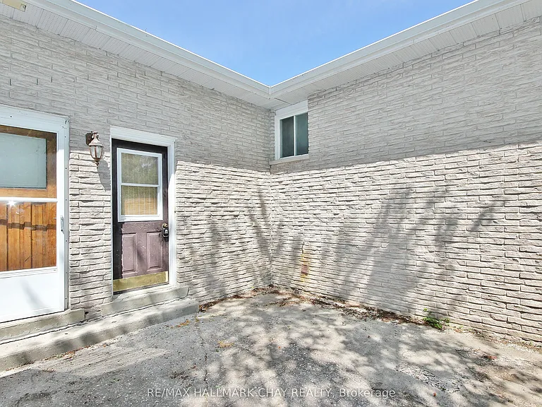 2173 Willard Ave — Photo 9