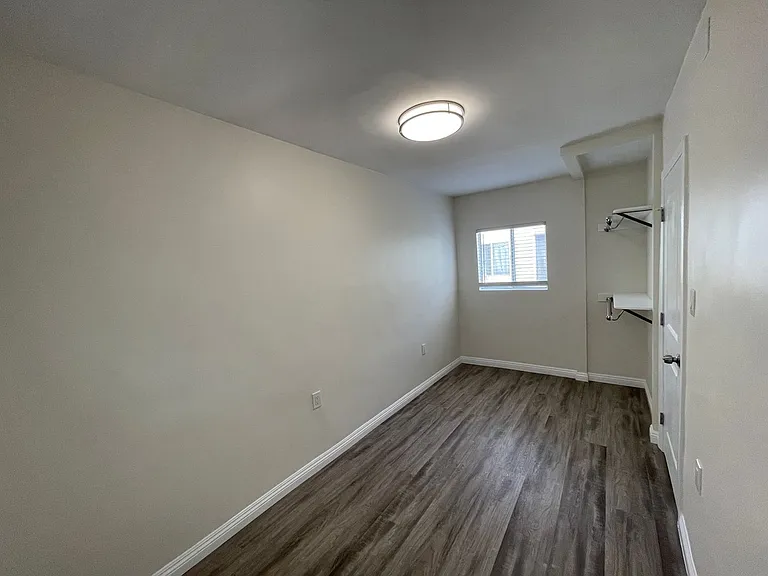 1414 S Campbell Ave — Photo 12