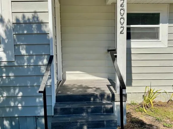 2002 E Hanna Ave, Tampa, FL 33610
