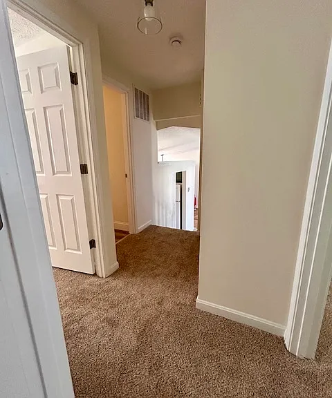 122 Hillwood Ct — Photo 14