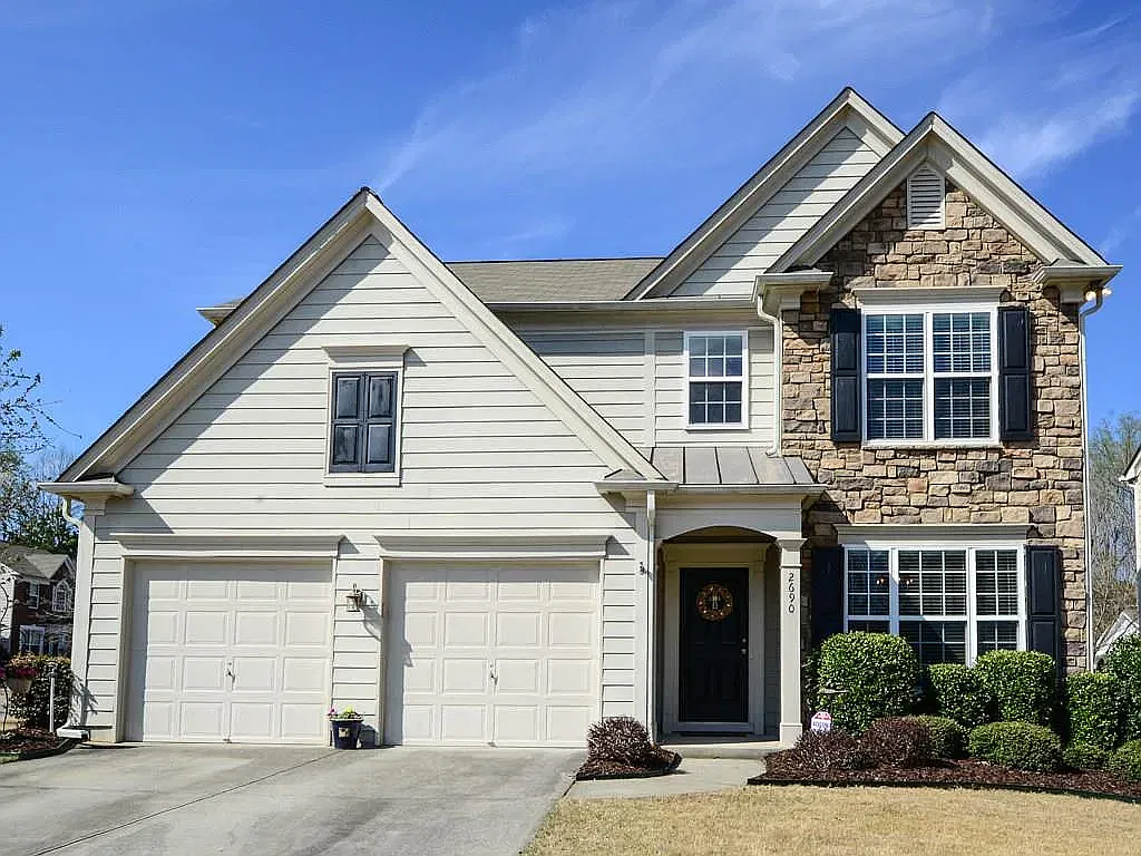 4 bed, 2.5 bath, 1992 sqft, $2,799 — Photo 2