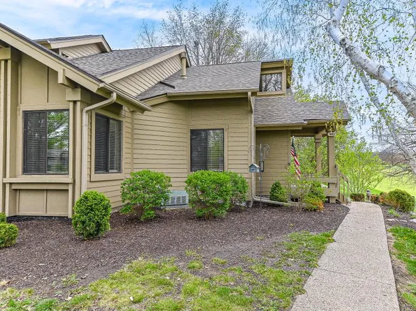 901 Duck Pond ROAD, Fontana, WI 53125