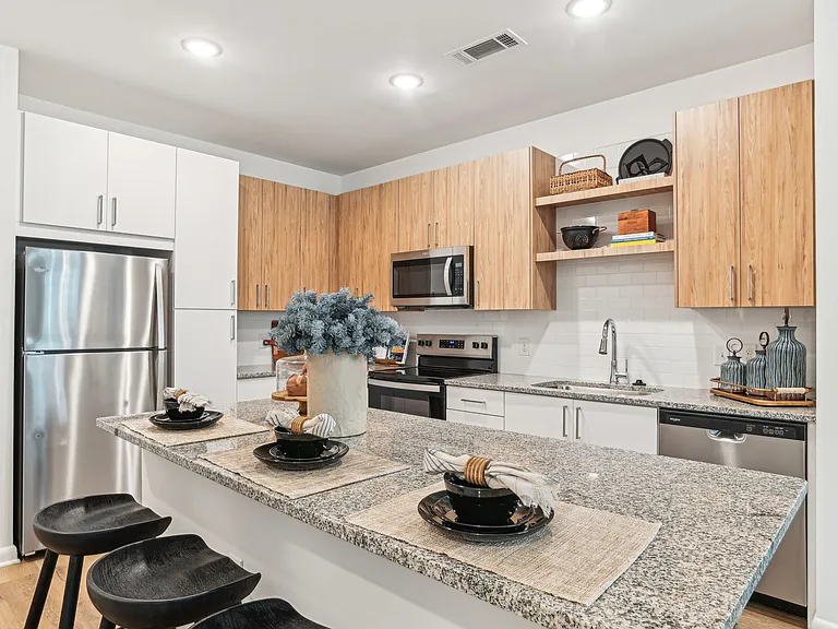 2307 Ridgemont Ave — Photo 6