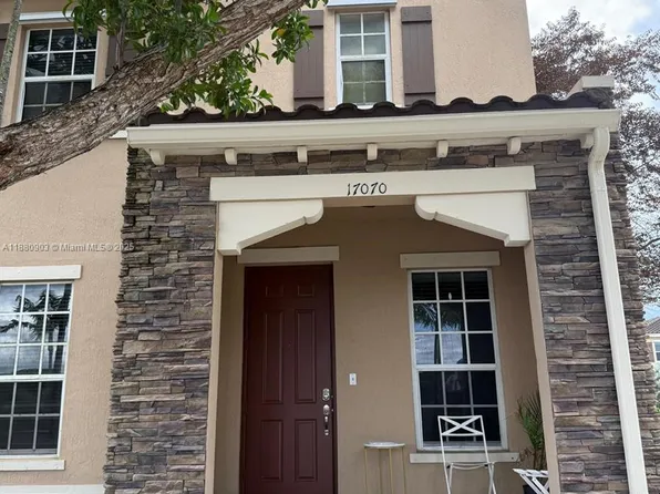 17070 SW 95th Ter, Miami, FL 33196