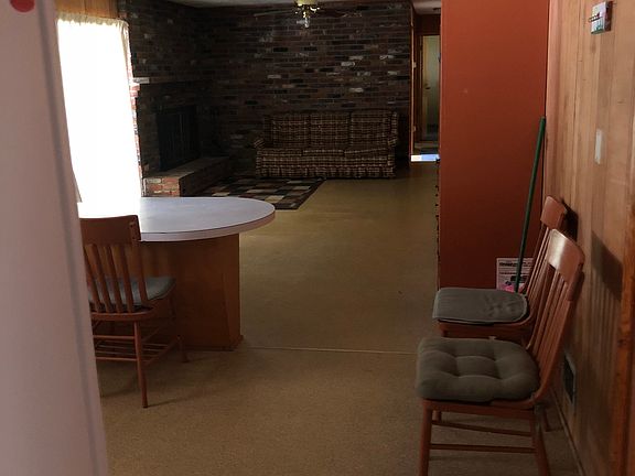 4th image of 371 Cedar Ridge Rd