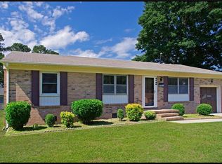 22 Rendon Dr, Hampton, VA 23666