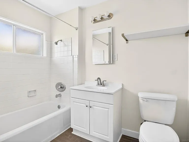 2324 Chatsworth Blvd — Photo 11