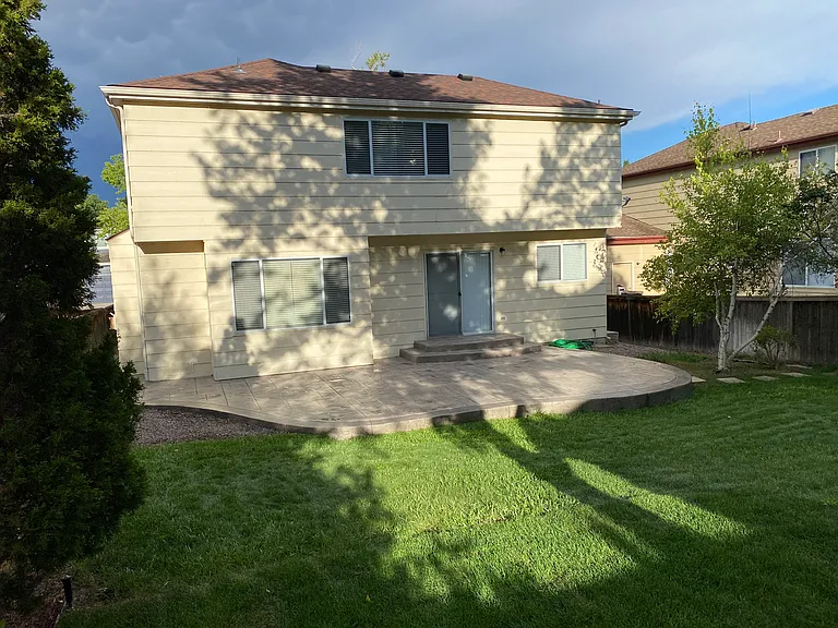 Huge Patio (16x27)