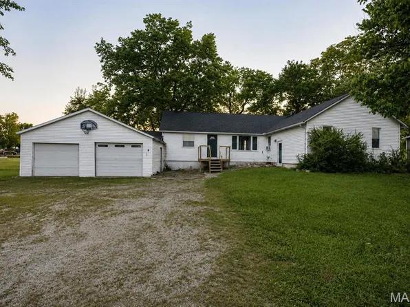 1013 Main St, Pocahontas, IL 62275