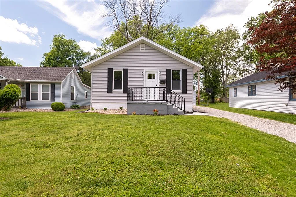 721 Taylor Ave photo 1
