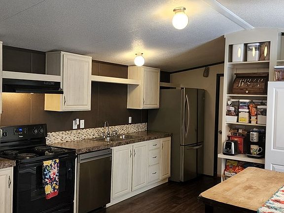 4th image of 106 Karen Ln