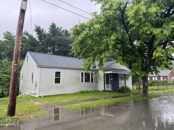 212 James Ave, Patton, PA 16668