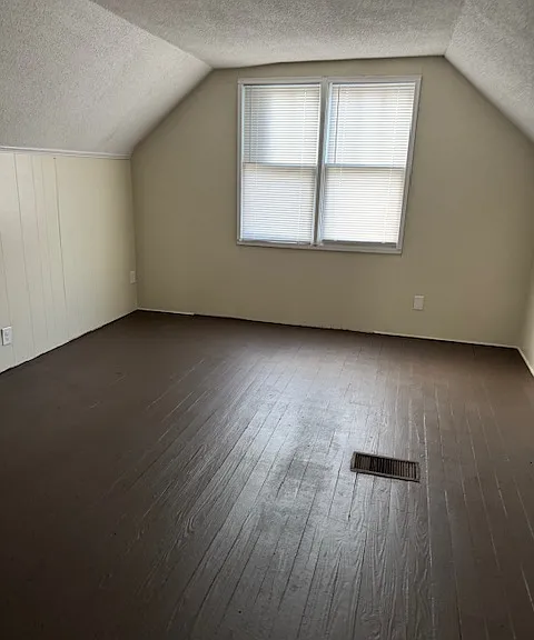 224 Elmwood Dr — Photo 13