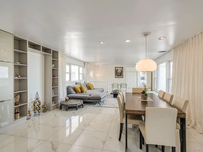 10 Beach Hill Dr — Photo 15