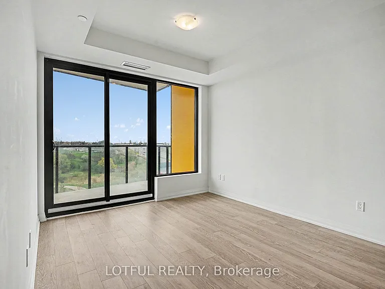 1415 Dundas St E #510 — Photo 8