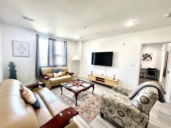 925 N Broad St #5E, Philadelphia, PA 19123