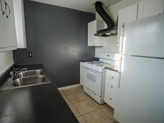 5th image of 1554 Orange Ave #B