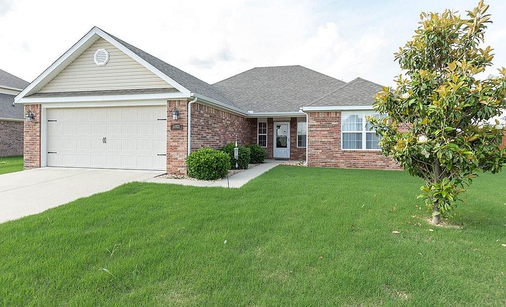 11921 Club House Pkwy, Farmington, AR 72730 | Zillow