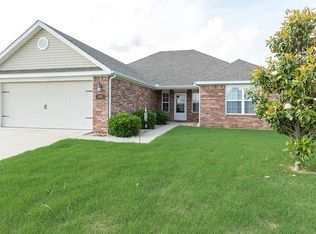 11921 Club House Pkwy, Farmington, AR 72730