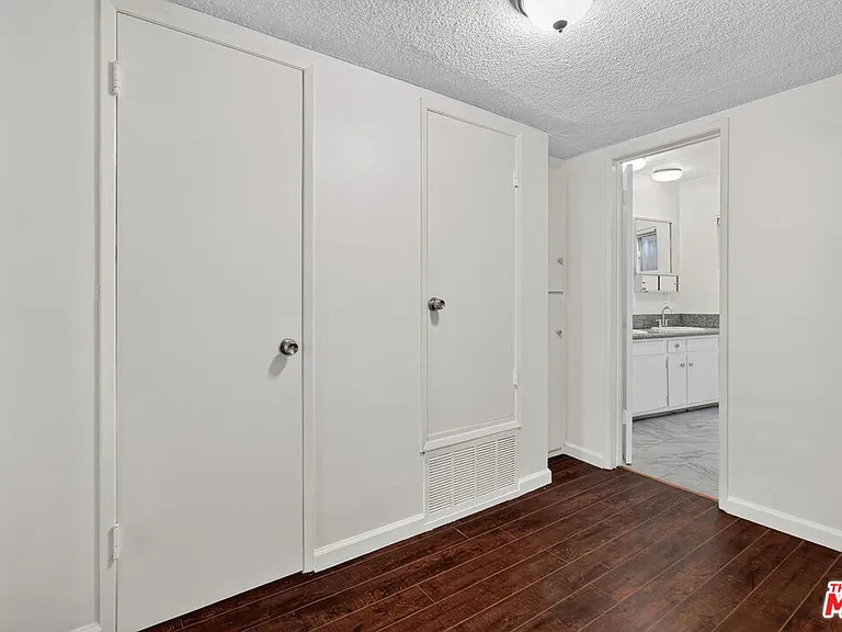 15540 Moorpark St #7 — Photo 7