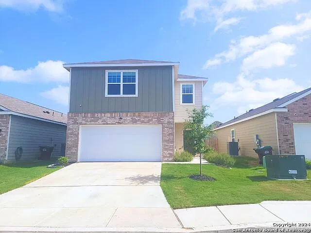 4 bed, 2.5 bath, 2125 sqft, $2,100 — Photo 3