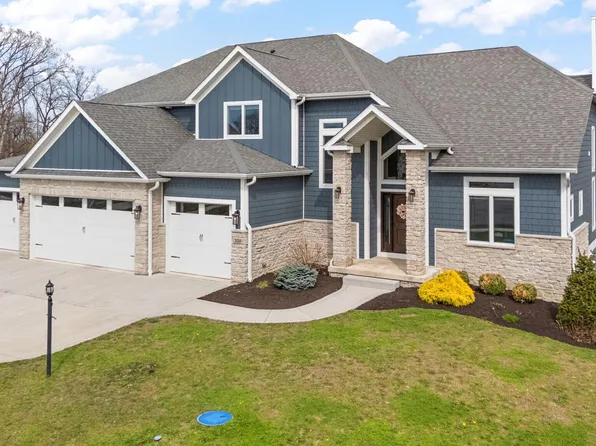 359 W Sandhurst Dr, Valparaiso, IN 46385