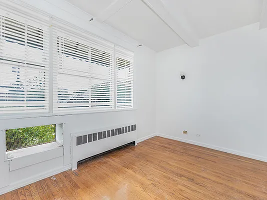 Sold by OOAKB&F INC | media 9