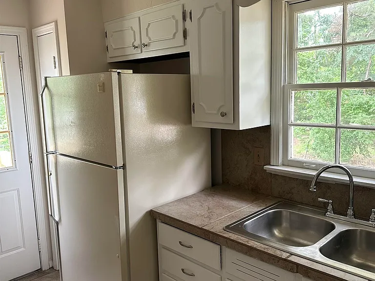 1073 Sherbrooke Cir — Photo 4