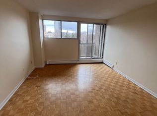 345 Laurier Ave E #404, Ottawa, ON K1N6R5