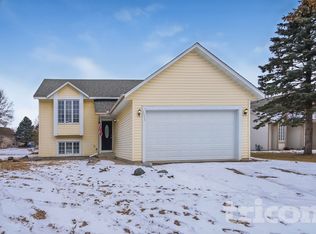 8906 Saint Croix Rd, Woodbury, MN 55125