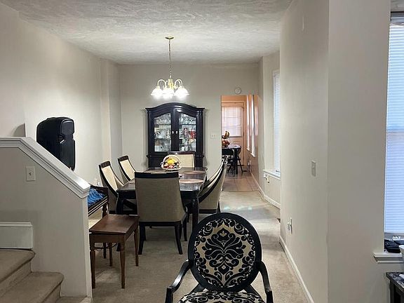 5th image of 833 N Front St