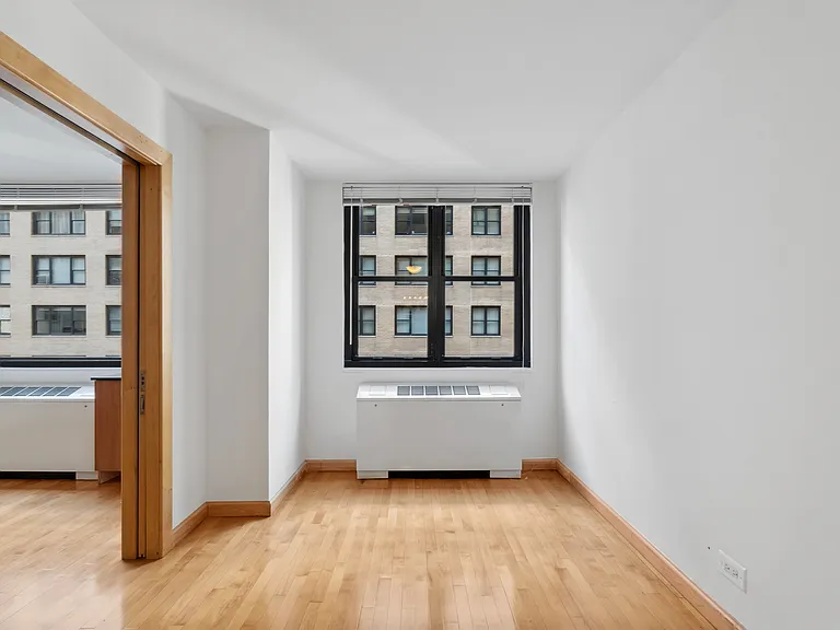 315 W 57th St #8B — Photo 9
