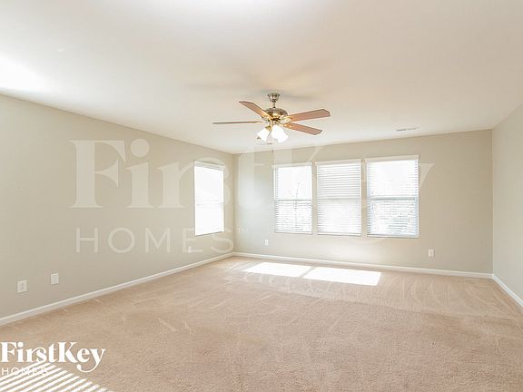 3rd image of 3643 Creekside Dr