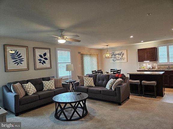 2nd image of 131 Mariners Way