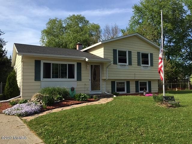 1st image of 204 Meadowlark Ct