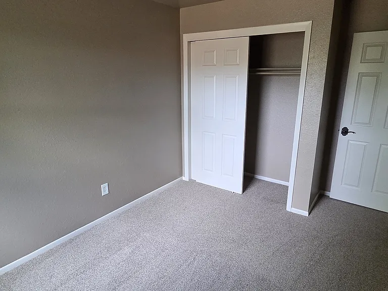 1979 Sandalwood Ln — Photo 29