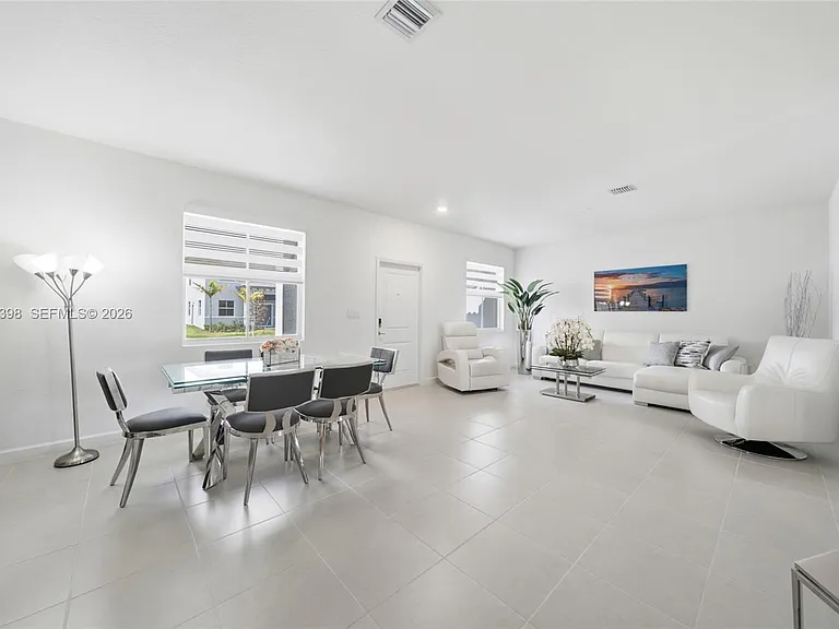 13249 SW 189th Ter — Photo 4