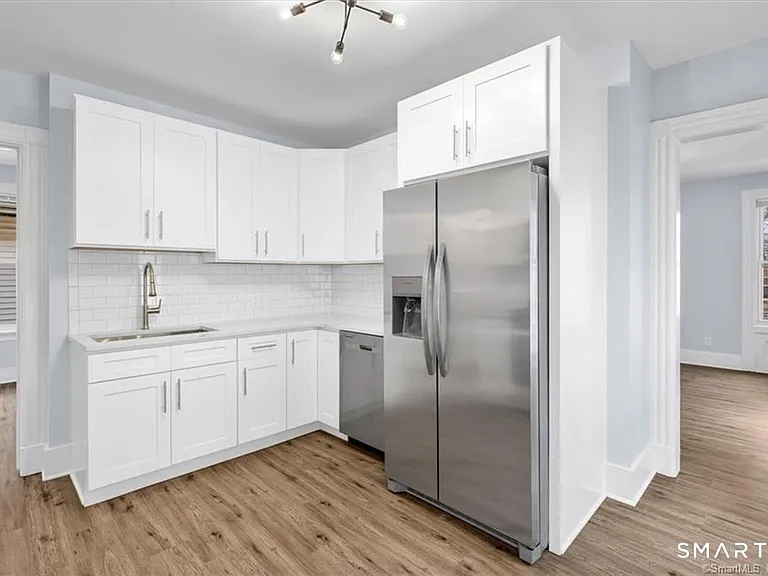 55 Admiral St #2 — Photo 9