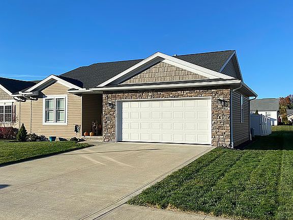 2nd image of 407 Sycamore Cir SE