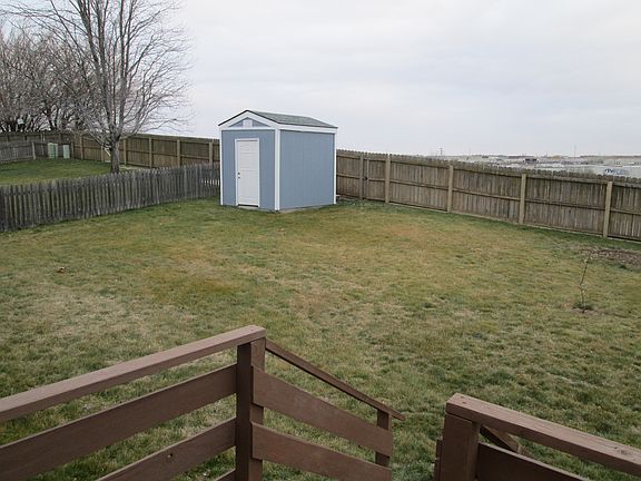 looking SE fron deck towards shed and backyard fence