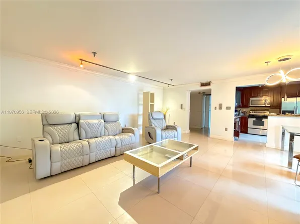 661 NE 195th St APT 104, Miami, FL 33179