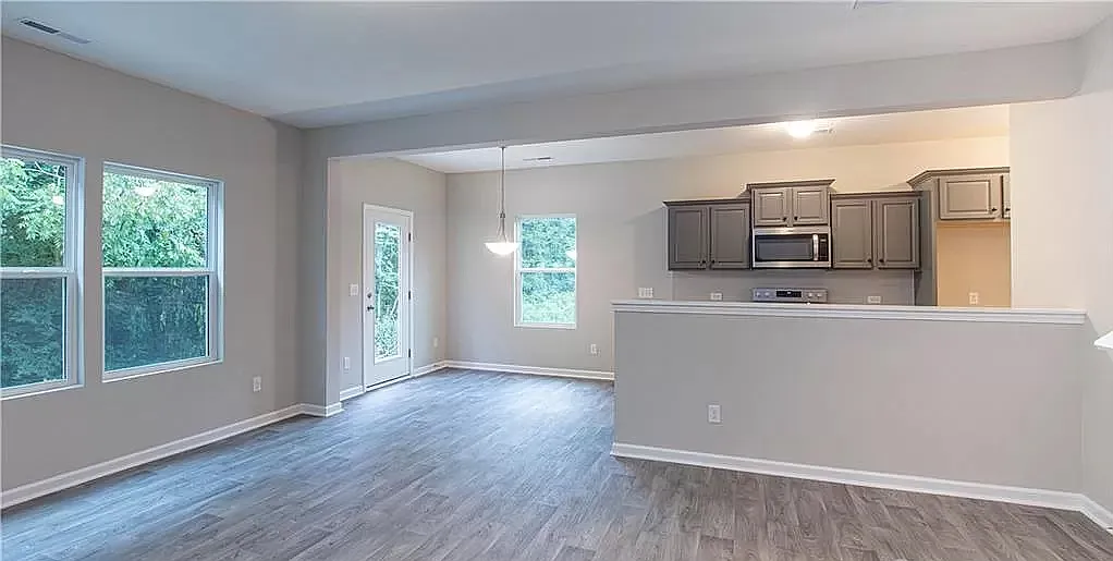 14010 Clayborn St — Photo 4