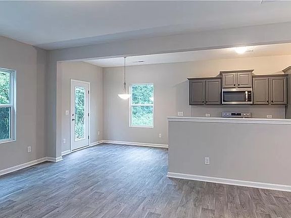4th image of 14010 Clayborn St