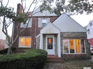 482 W Valley Stream Blvd, Valley Stream, NY 11580