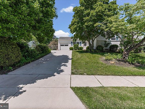 2nd image of 58 Woodhill Ct