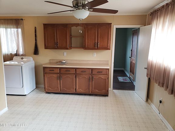 4th image of 1598 Whitehead Dr
