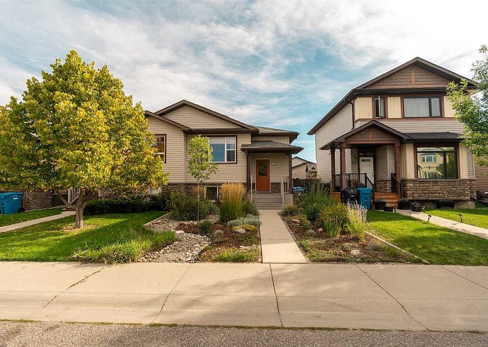1st image of 113 Mount Sundance Cres W