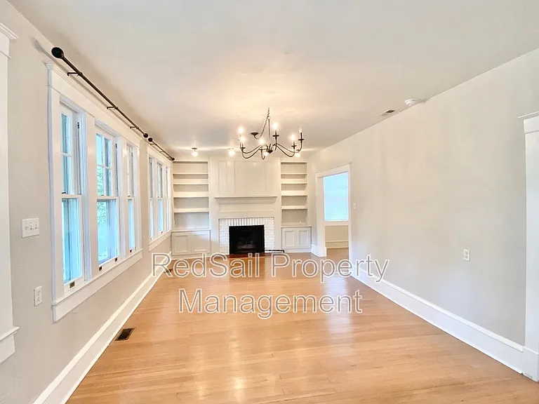 53 Shenandoah Rd — Photo 4