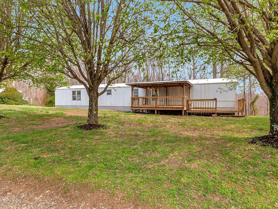 1st image of 525 Countrywood Ln